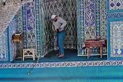 Mudanya’da cami soygunu: Oltayla mikrofon çaldı