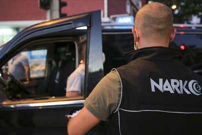 25 ilde zehir tacirlerine operasyon: 99 tutuklama