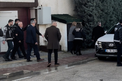 Bursa Büyükşehir Belediye Başkanı Mustafa Bozbey'in gözaltına alındığı anların görüntüleri ortaya çıktı!