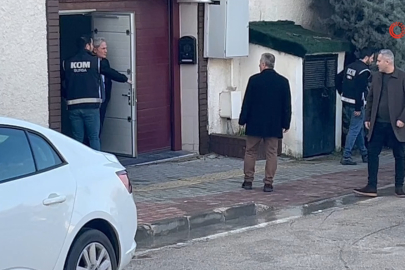 Bursa Büyükşehir Belediye Başkanı Mustafa Bozbey'in gözaltına alındığı anların görüntüleri ortaya çıktı!