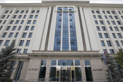 Bursa'da geleceğin kadın liderlerine "münazara eğitimi"