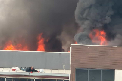 Bursa'da 8 katlı sitede can pazarı...Yangında mahsur kaldılar