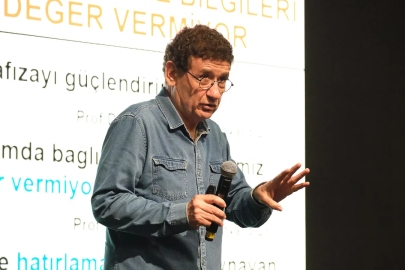 Bursa'da Bonus hocadan gençlere sınav taktikleri