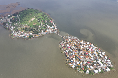 Bursa'nın gözdesi "Küçük Venedik" turizm sezonunu açtı ama yolları kapandı