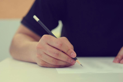 YDS pazar günü 20 farklı dilde yapılacak