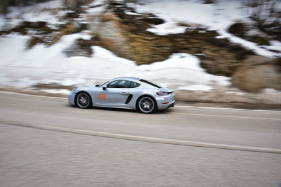 Otomobil tutkunları Uludağ'da buluştu