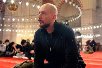 Fenomen Cem Özkök, namaz kılmasını eleştirenlere cevap verdi: Dövme abdest geçiriyor