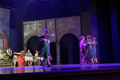 Bursa'da "Rembetiko Efsanesi" oyunu sahnelendi