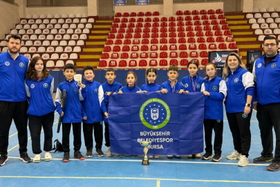 Bursa Büyükşehir Belediyespor Amasya'da madalyaları topladı