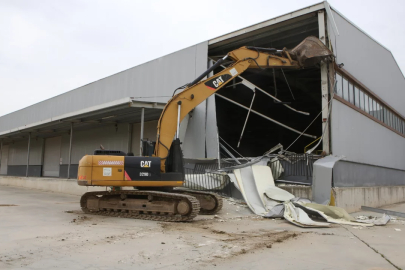 Bursa Nilüfer’de dev kaçak depo yıkıldı!