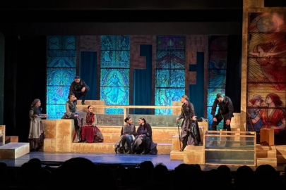 Bursa'da "Bernarda" oyunu sahnelendi