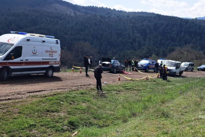 Tamir etmeye çalıştığı aracın altında kalarak can verdi