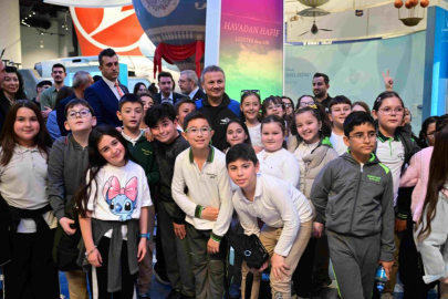 Türkiye’nin ilk astronotu Gezeravcı, GUHEM’de uzay yolculuğunu anlattı