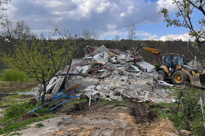 Bursa İnegöl'de 142 kaçak yapı yerle bir edildi