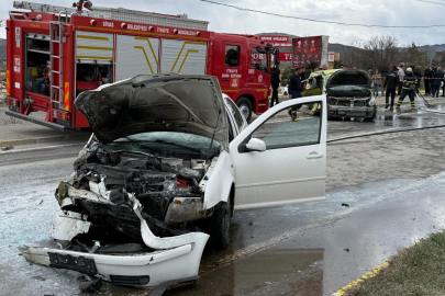 Sivasspor tesisleri önünde kaza: 4'ü futbolcu 6 yaralı