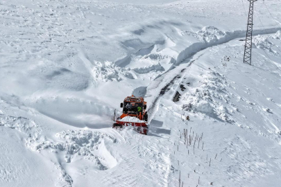 Nisan karı Doğu'yu vurdu: 77 yerleşim yeri ulaşıma kapalı