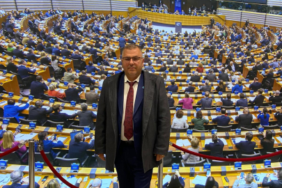 Taner Türkoğlu: “Çifte vatandaşlıkta belirsizlik son bulmalı, haklar korunmalı”
