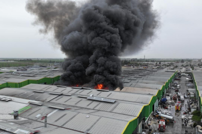 Adana'da geri dönüşüm tesisinde yangın