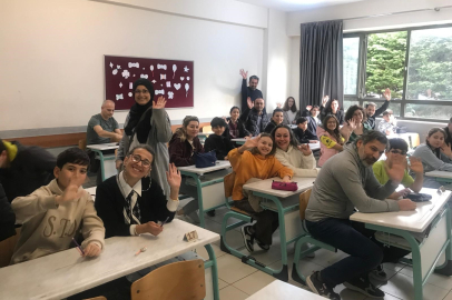 Bursa'da veliler çocuklarıyla sınava girdi