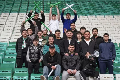 Bursaspor taraftarından şampiyonluk maçına 40 bin kartonluk koreografi