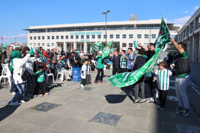 Bursaspor’un şampiyonluk heyecanı Nilüfer’de zirve yaptı