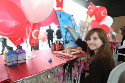 İnegöl'ün küçük sanatçılarının eserleri 23 nisan özel sergisinde görücüye çıktı