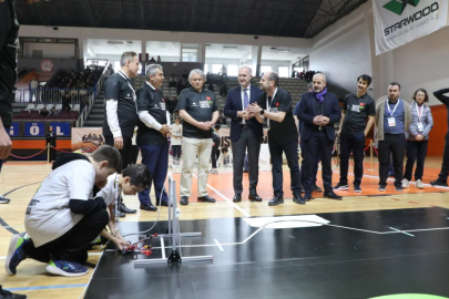İnegöl'ün mucitleri robotlarını yarıştırdı