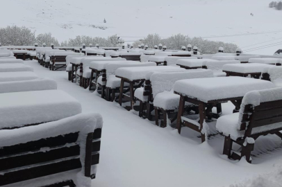 Nisan sonunda Uludağ’da kış geri döndü