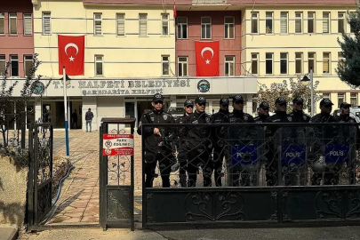 Bir belediyeye daha operasyon! 47 kişi gözaltında
