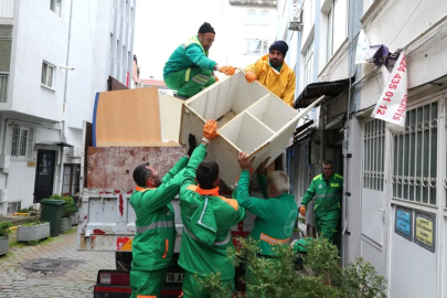 Bursa Osmangazi’de çöp eve anında müdahale!