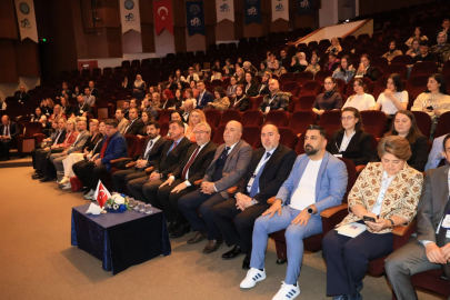 BUÜ'de Türkçenin geleceği konuşuldu