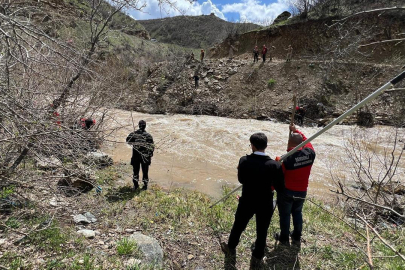 Dereye düşerek kaybolan çocuğu arama çalışmaları 3. gününde