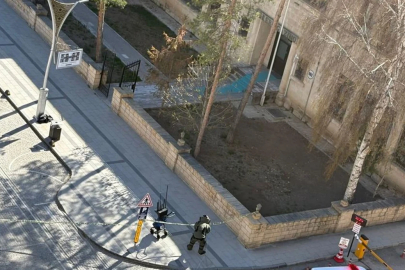 Bayburt'ta askeri gazino önünde bomba paniği