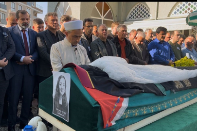 Bursa'da cinayet kurbanı avukat Hatice Kocaefe duvağıyla son yolculuğuna uğurlandı