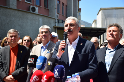 CHP Bursa'dan sağlık alanlarının özelleştirmesine tepki: Halkın yakasından düşün!