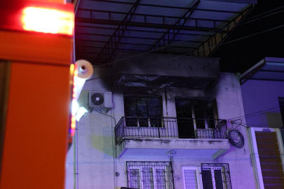 İzmir'de ev yangını: Baba hayatını kaybetti, oğlu ağır yaralı