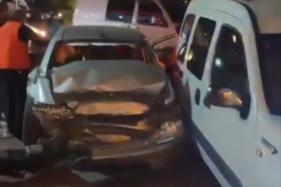 Bursa'da zincirleme kaza: 3 araç hurdaya döndü