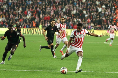 Galatasaray bu sezon ikinci kez 4 gol yedi
