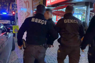 Husumetlisini bıçakladı, olay yerine yakın yerde yakalandı