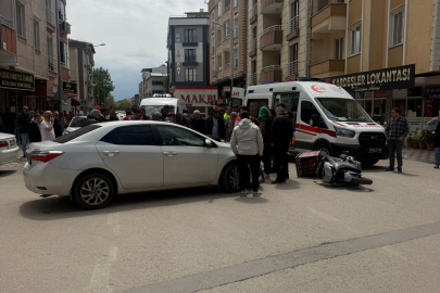 Bursa'da otomobilin çarptığı motosikletli kurye yaralandı