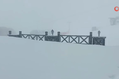 Bursa Uludağ'da kış geri döndü