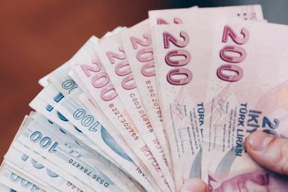 Yaşlı ve engelli aylıkları hesaplara yatırılmaya başlandı