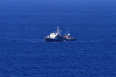 Ege Denizi'nde 8 Türk mürettebatın da bulunduğu kargo gemisi battı