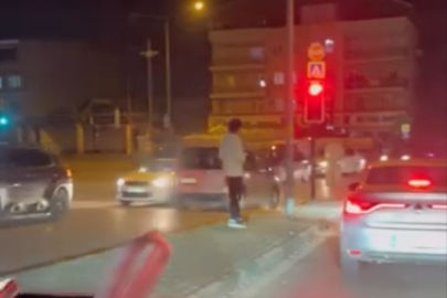 Bursa'da ters şeride giren otomobil araç trafiği tehlikeye attı
