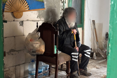 Çöp evin altından dram çıktı: "Bir senedir dışarı çıkmıyorum"