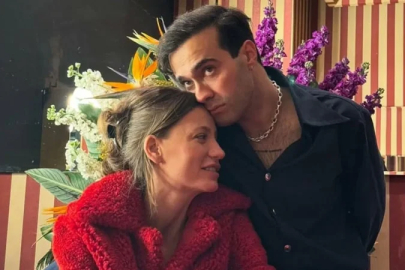 Aşka geldiler! Serenay Sarıkaya ile Mert Demir yeni poz