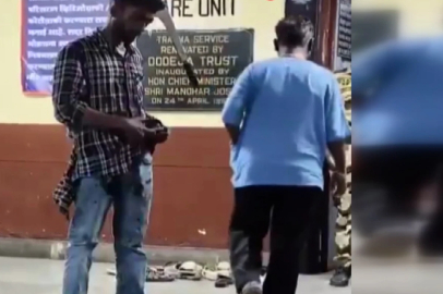 Başına pala saplanan gencin telefon kullanmaya devam ettiği anlar şoke etti