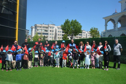 Bursa polisinden miniklere anlamlı ziyaret