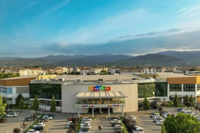 İnegöl AVM, Anneler Günü'nü sanat ve müzikle kutluyor