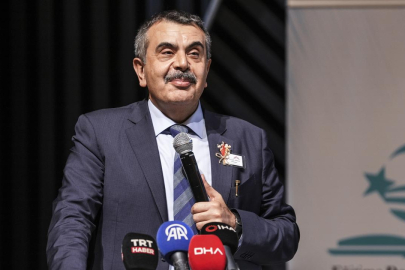 Bakan Tekin: Çocuklarımıza milli şuur kazandırıyoruz